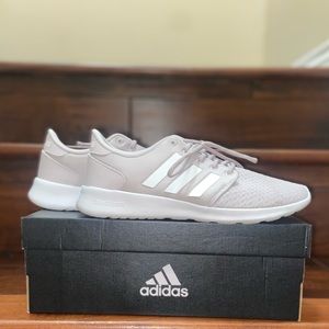 QT RACER ADIDAS Cloud Foams